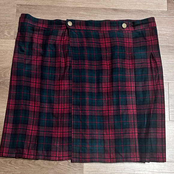 MUSEUM REPLICA Dresses & Skirts - Museum Replica Scottish Red Plaid Kilt-Wrap Skirt/Pleated. Size XL.